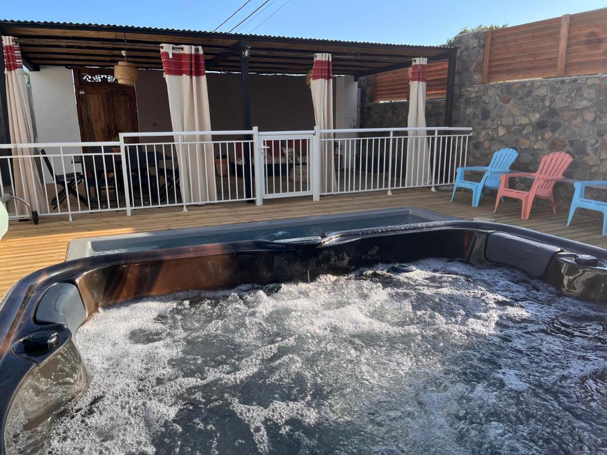 La Casita Creole Villa Avec Piscine Et Jacuzzi 생피에르 외부 사진